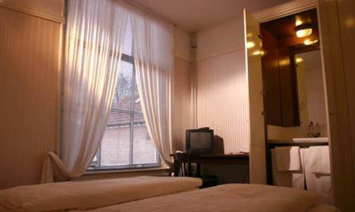 Guesthouse De Utrechtsche Dom Gouda Rum bild