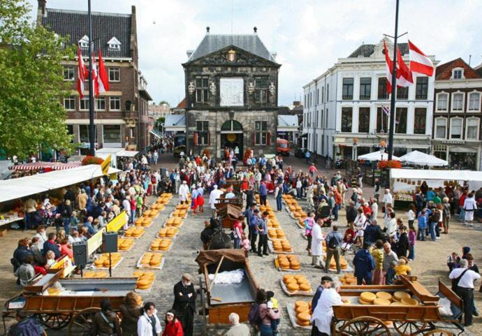 Guesthouse De Utrechtsche Dom Gouda Exteriör bild